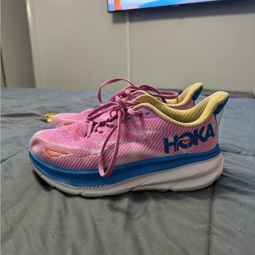 Hoka Clifton 9